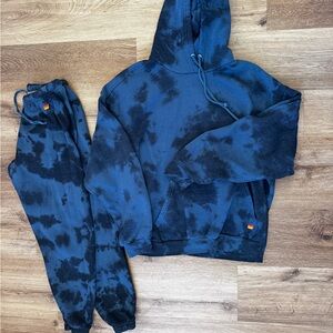 Aviator Nation women’s Black Tie-Dye Joggers and hoodie